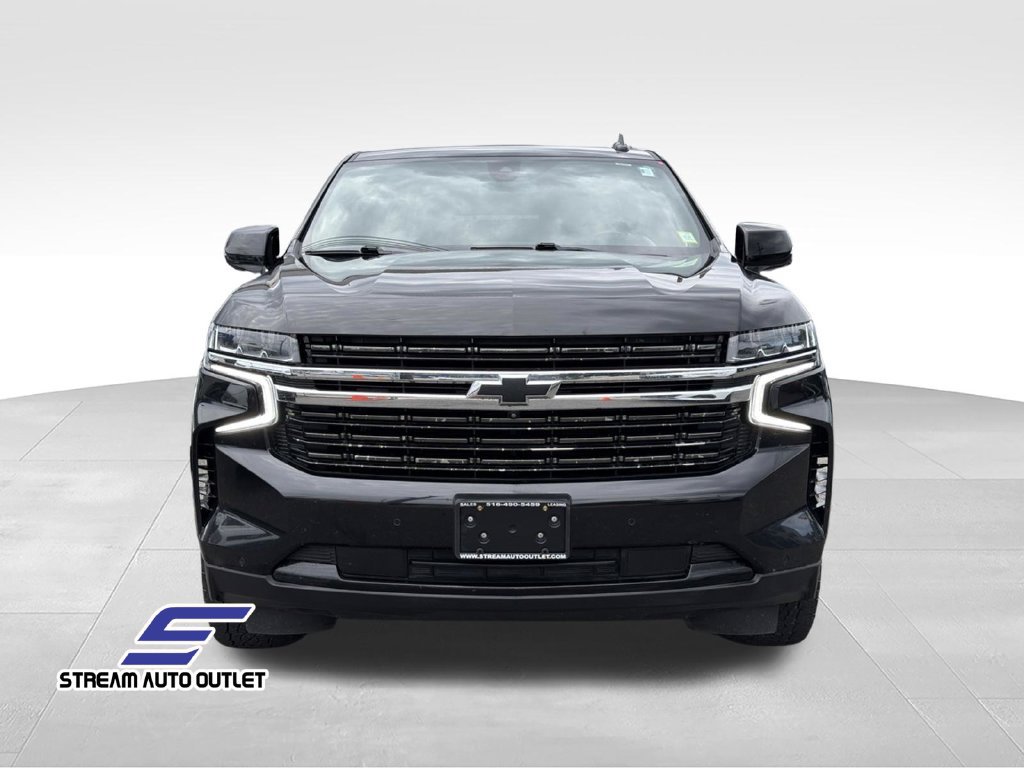 Used 2022 Chevrolet Tahoe RST w/ Luxury Package AWD/4WD image 2