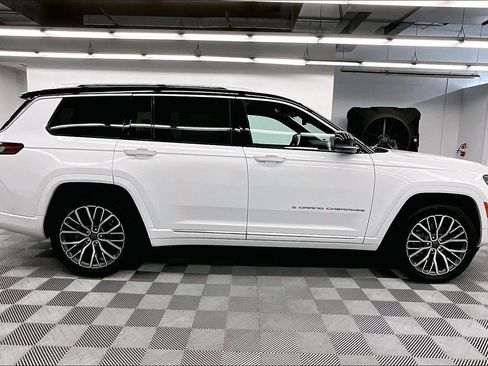 Used 2023 Jeep Grand Cherokee L Summit AWD/4WD image 15