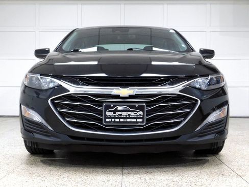 Used 2023 Chevrolet Malibu LT FWD image 2