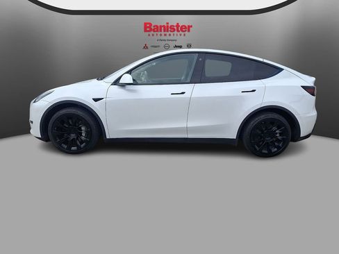 Used 2022 Tesla Model Y Long Range AWD/4WD image 7