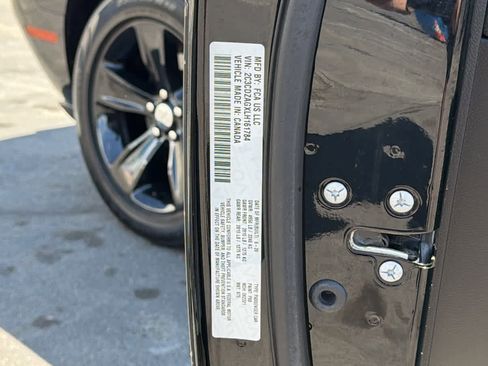 Used 2020 Dodge Challenger SXT RWD image 29
