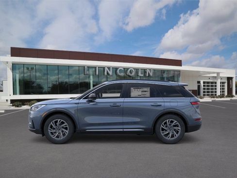 New 2026 Lincoln Corsair Premiere FWD image 3