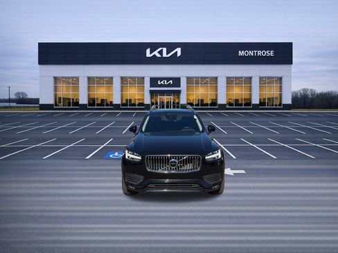 Used 2021 Volvo XC90 T6 Momentum AWD/4WD image 2