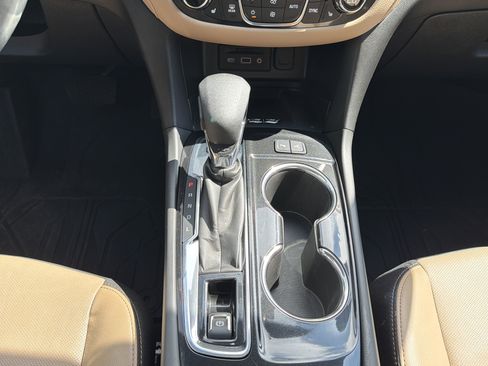Used 2023 Chevrolet Equinox Premier AWD/4WD image 25
