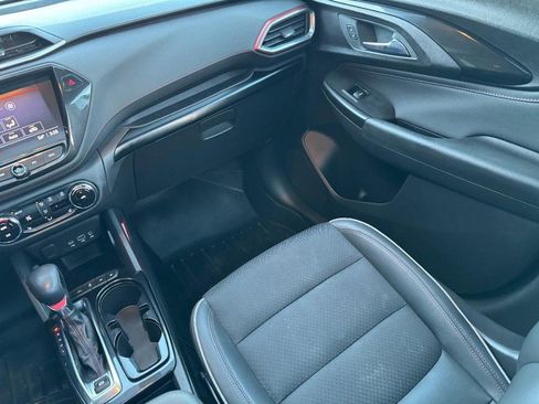 Used 2022 Chevrolet TrailBlazer RS w/ Sun and Liftgate Package image 16