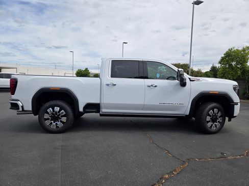 New 2026 GMC Sierra 2500 Denali w/ Denali Reserve Package AWD/4WD image 3