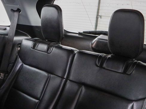 Used 2023 Ford Explorer Limited AWD/4WD image 25