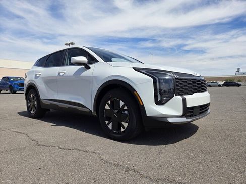 New 2026 Kia Sportage LX FWD image 2