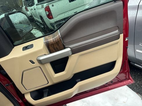 Used 2018 Ford F150 Lariat w/ Equipment Group 502A Luxury image 9