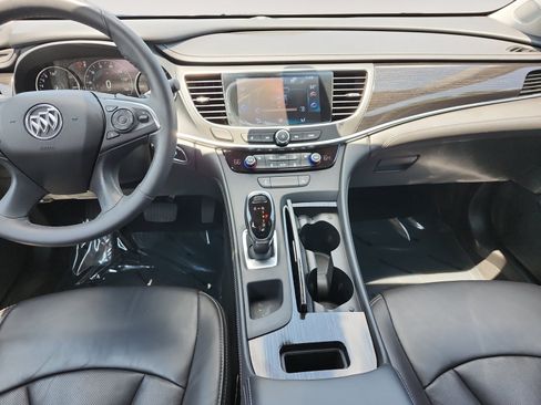 Used 2017 Buick LaCrosse Essence FWD image 12