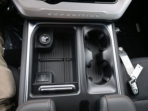 New 2025 Ford Expedition Max Active image 35