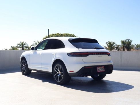 Certified 2025 Porsche Macan AWD/4WD image 7