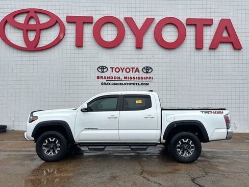 Used 2023 Toyota Tacoma TRD Off-Road AWD/4WD image 5