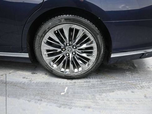 Used 2018 Lexus LS 500 AWD w/ Interior Upgrade Package image 13