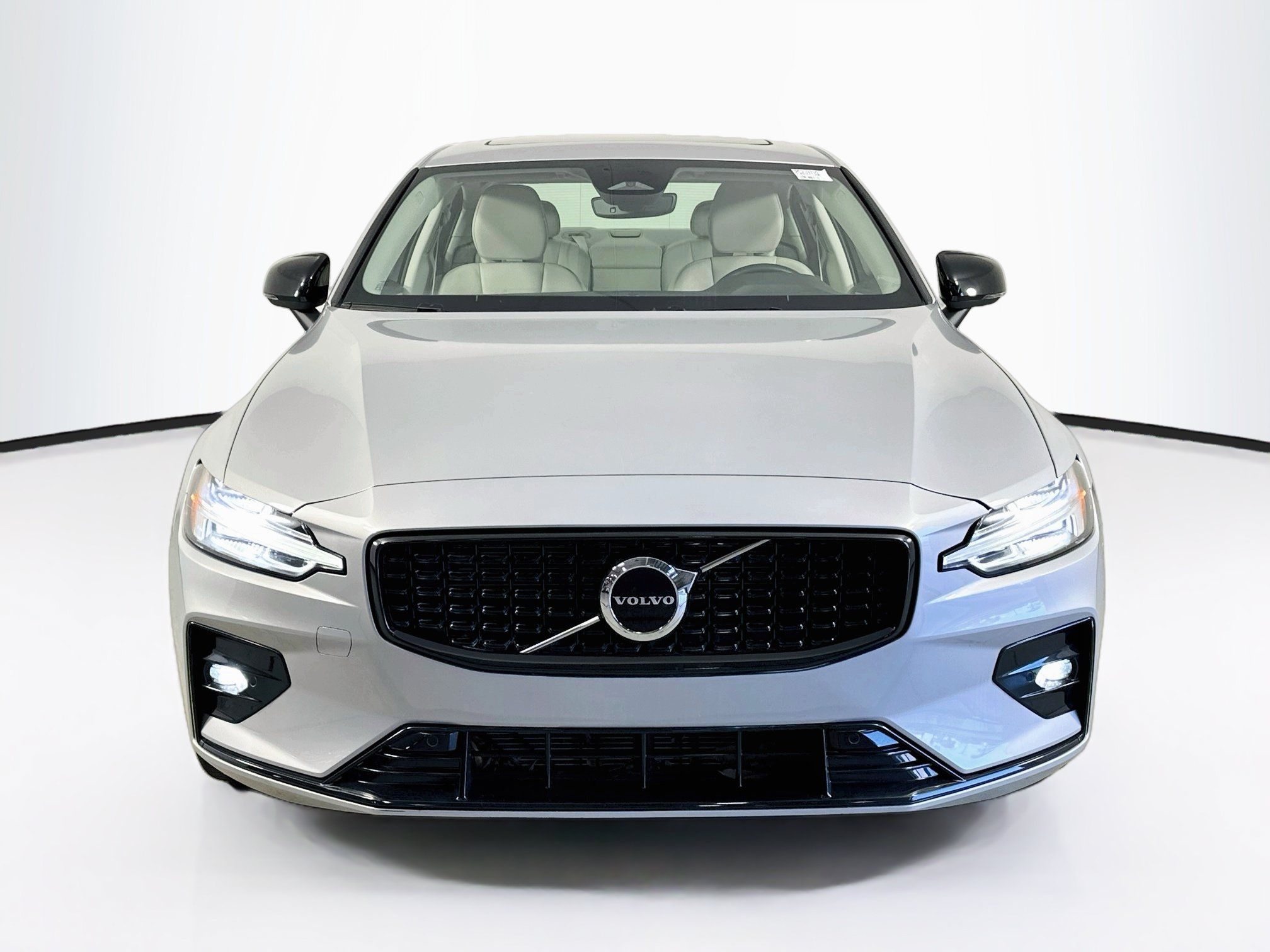 Used 2023 Volvo S60 B5 Core FWD image 2