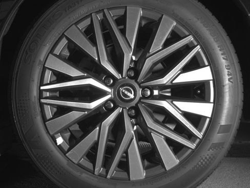 Used 2025 Nissan Altima 2.5 SV FWD image 14