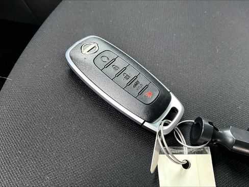 Certified 2025 Nissan Sentra SR image 13