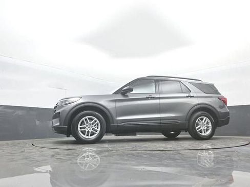 New 2026 Ford Explorer Active RWD image 31
