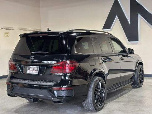 Used 2015 Mercedes-Benz GL 550 4MATIC image 4