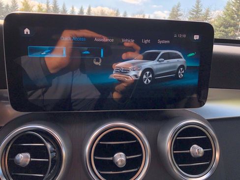 Used 2022 Mercedes-Benz GLC 300 4MATIC w/ Premium Package Lite image 27