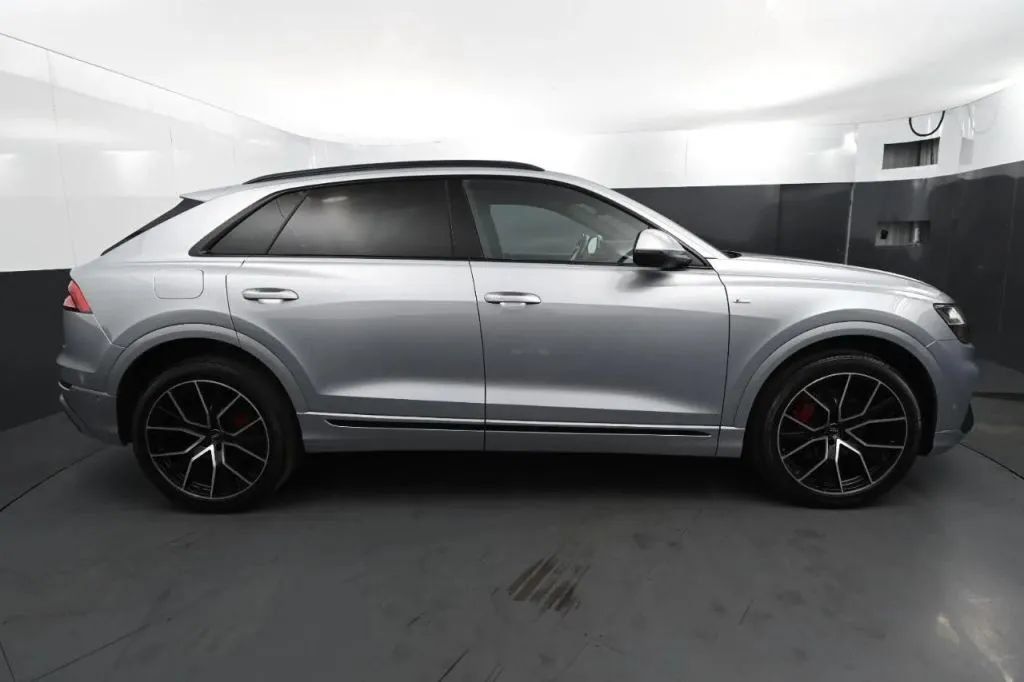 Used 2019 Audi Q8 Prestige AWD/4WD image 6