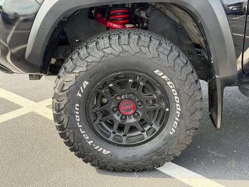 Used 2023 Toyota Tacoma TRD Pro AWD/4WD image 39