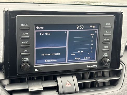 Used 2021 Toyota RAV4 LE image 14