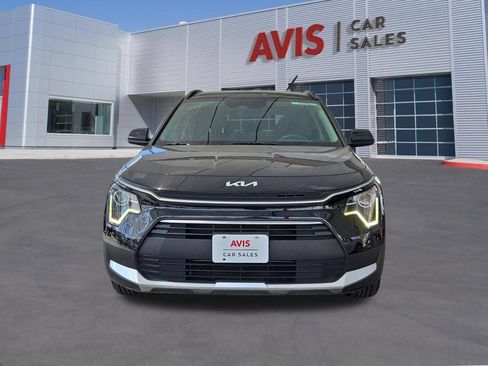Used 2025 Kia Niro LX FWD image 2