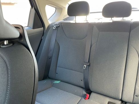 Used 2025 Kia K4 LXS image 38