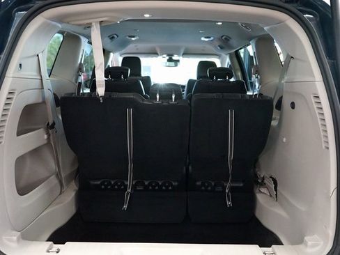 Used 2022 Chrysler Pacifica Touring-L image 52