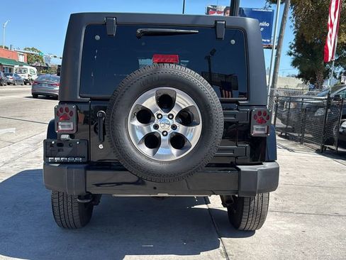 Used 2018 Jeep Wrangler Unlimited Sahara image 13