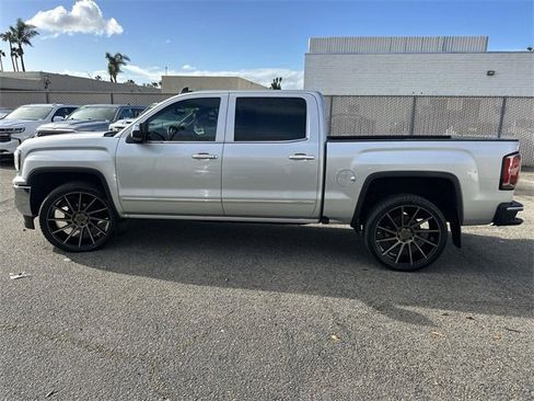 Used 2018 GMC Sierra 1500 SLT w/ Enhanced Driver Alert Package image 7