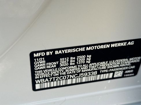 Used 2022 BMW 740i w/ Premium Package image 30