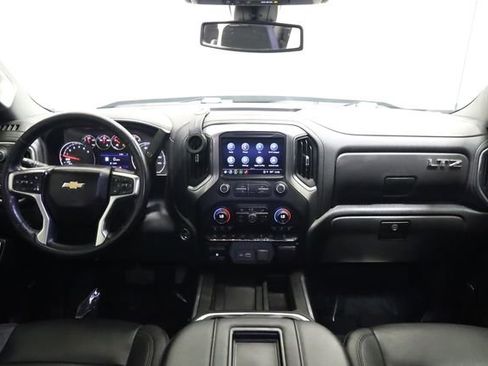 Used 2021 Chevrolet Silverado 1500 LTZ AWD/4WD image 16