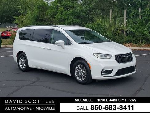 Used 2021 Chrysler Pacifica Touring FWD image 1