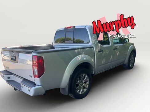 Used 2020 Nissan Frontier SV RWD image 6