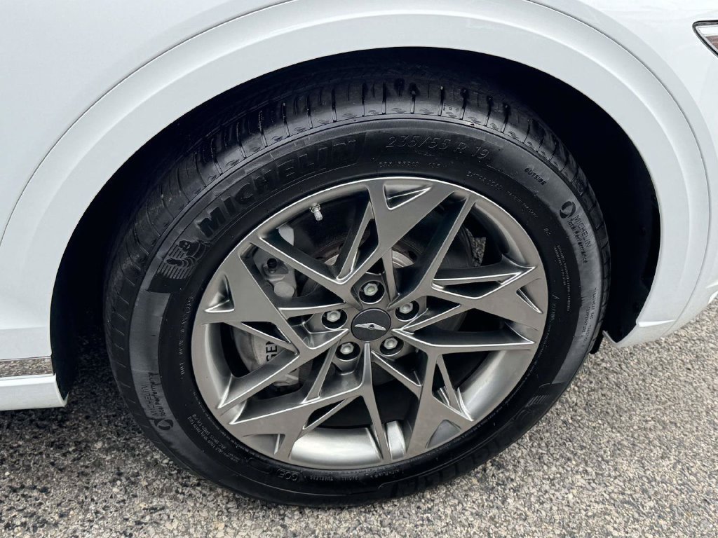 Certified 2024 Genesis GV70 2.5T AWD/4WD image 8