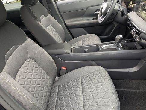 New 2025 Nissan Kicks SV w/ SV Premium Package FWD image 33