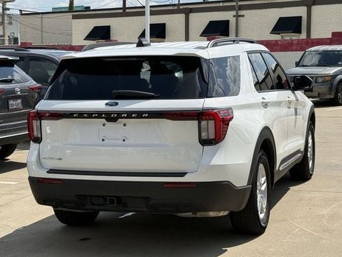 Used 2025 Ford Explorer Active RWD image 4