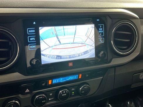 Used 2018 Toyota Tacoma SR image 24