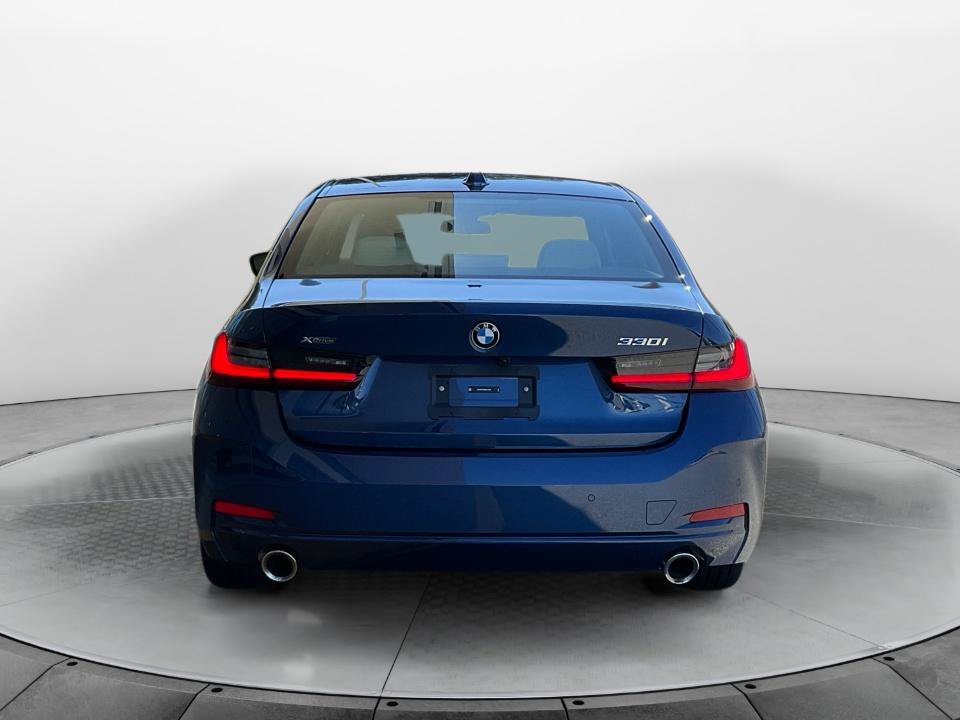 Used 2024 BMW 330i xDrive Sedan w/ Premium Package AWD/4WD image 6