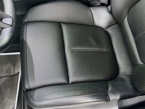 Certified 2022 Porsche Macan S image 22