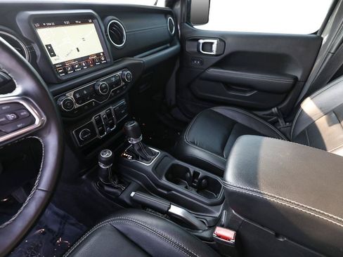 Used 2022 Jeep Wrangler Unlimited Sahara w/ Cold Weather Group AWD/4WD image 21