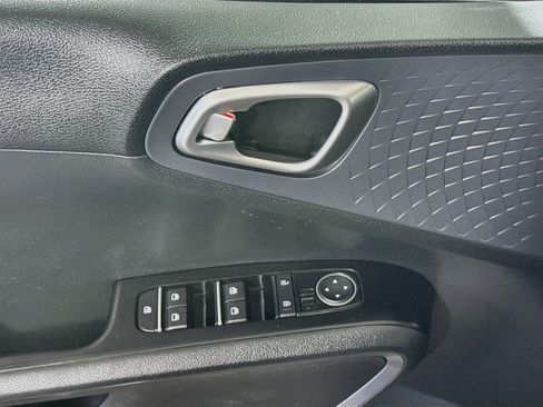 Used 2022 Kia Soul S FWD image 24