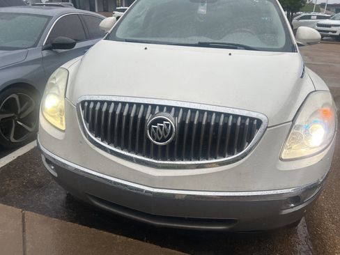 Used 2011 Buick Enclave CXL FWD image 3