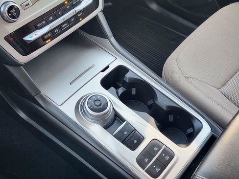 Used 2023 Ford Explorer XLT RWD image 17