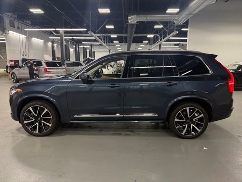 Used 2023 Volvo XC90 B5 Plus w/ Protection Package Premier AWD/4WD image 3