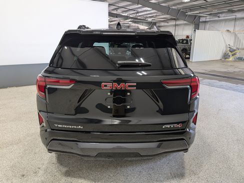 Used 2026 GMC Terrain AT4 AWD/4WD image 4