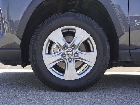 Used 2025 Toyota RAV4 XLE AWD/4WD image 32