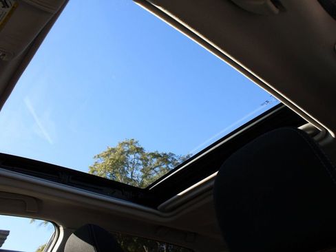 Used 2017 Subaru Forester 2.5i Premium w/ All-Weather Package image 28